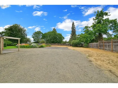 75 Mecca Avenue Eugene OR 97404