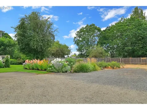 75 Mecca Avenue Eugene OR 97404