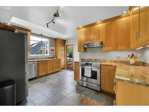 75 Mecca Avenue Eugene OR 97404