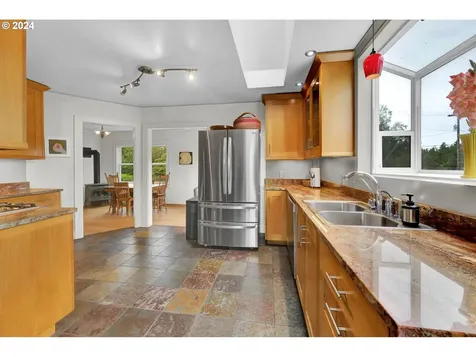 75 Mecca Avenue Eugene OR 97404