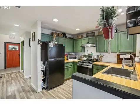 12994 NW Maplecrest Way Banks OR 97106