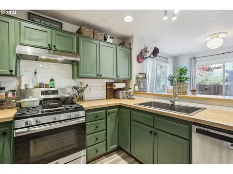 12994 NW Maplecrest Way Banks OR 97106