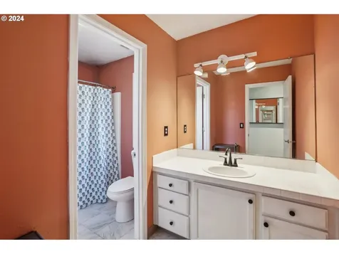 12994 NW Maplecrest Way Banks OR 97106
