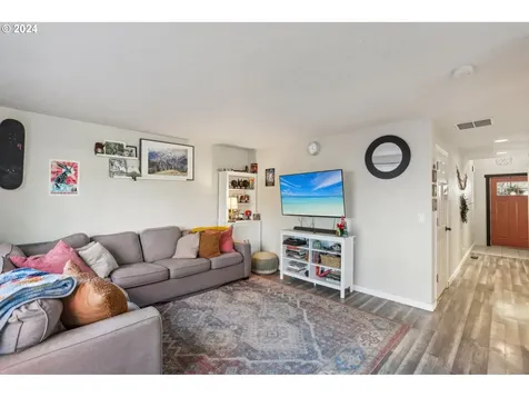 12994 NW Maplecrest Way Banks OR 97106
