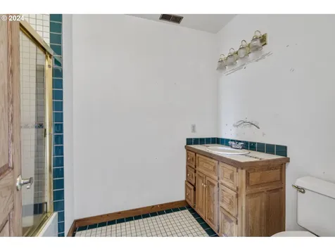 6839 SE 112th Avenue Portland OR 97266