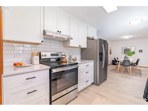 8015 Sw Mapleleaf Street Portland OR 97223