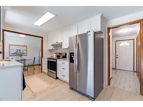 8015 Sw Mapleleaf Street Portland OR 97223