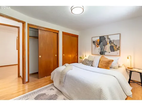 8015 Sw Mapleleaf Street Portland OR 97223