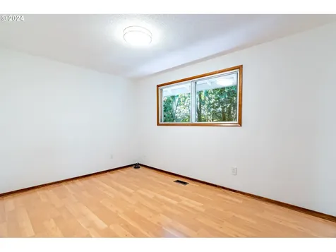 8015 Sw Mapleleaf Street Portland OR 97223