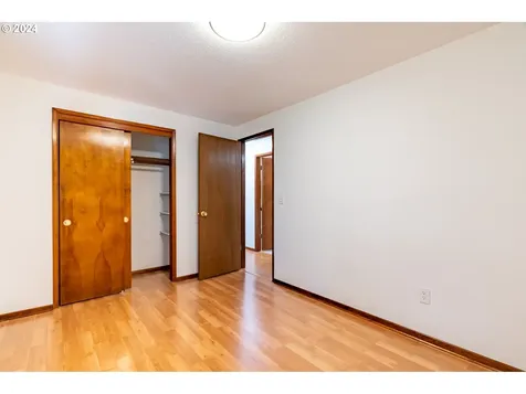 8015 Sw Mapleleaf Street Portland OR 97223
