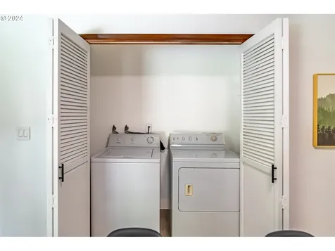 8015 Sw Mapleleaf Street Portland OR 97223