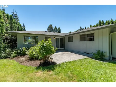 8015 Sw Mapleleaf Street Portland OR 97223