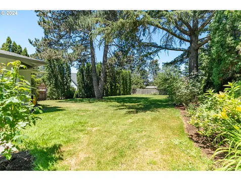8015 Sw Mapleleaf Street Portland OR 97223