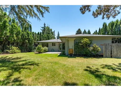 8015 Sw Mapleleaf Street Portland OR 97223