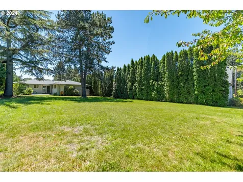 8015 Sw Mapleleaf Street Portland OR 97223