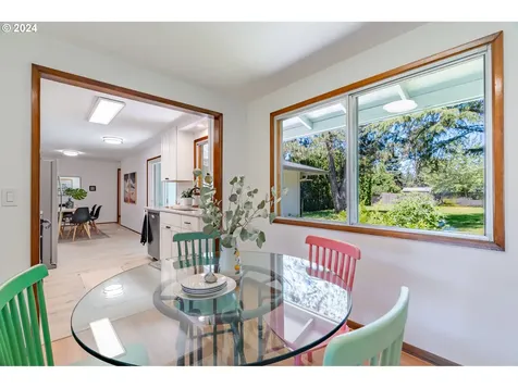 8015 Sw Mapleleaf Street Portland OR 97223