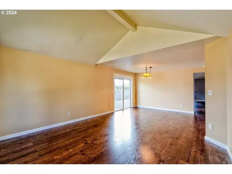 1468 Ne 54th Avenue Hillsboro OR 97124