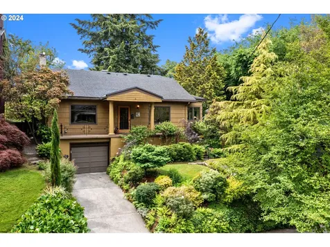 3216 Ne Couch Street Portland OR 97232