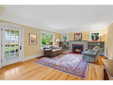 3216 Ne Couch Street Portland OR 97232