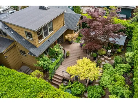 3216 Ne Couch Street Portland OR 97232