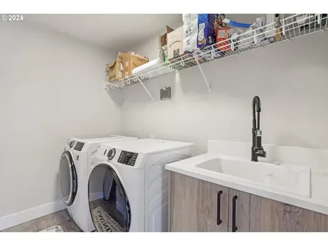 11300 NE 127th Avenue Vancouver WA 98682