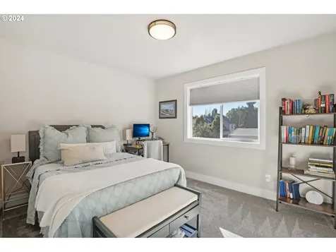 11300 NE 127th Avenue Vancouver WA 98682