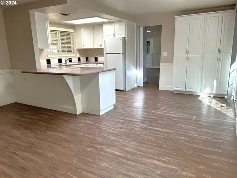 5170 Lakeview Boulevard Lake Oswego OR 97035