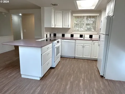 5170 Lakeview Boulevard Lake Oswego OR 97035
