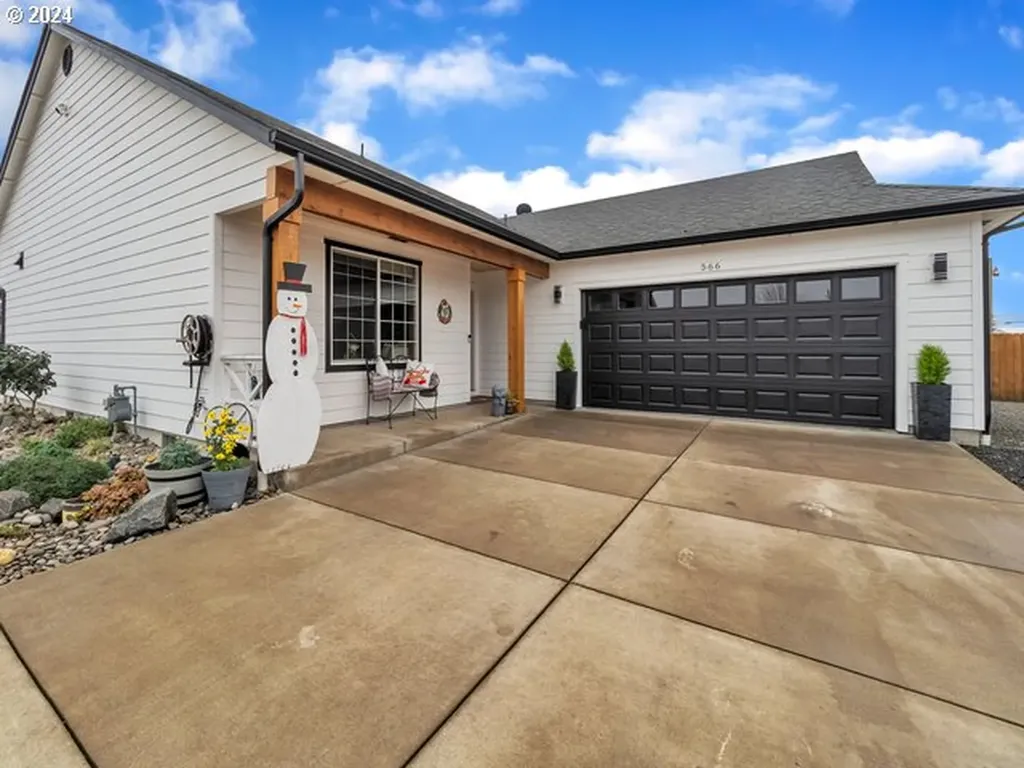 566 N 11th Street Aumsville OR 97325