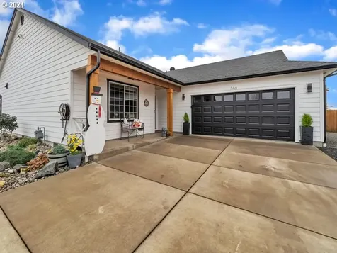 566 N 11th Street Aumsville OR 97325