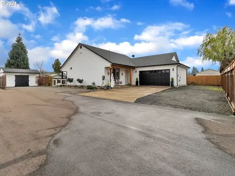 566 N 11th Street Aumsville OR 97325