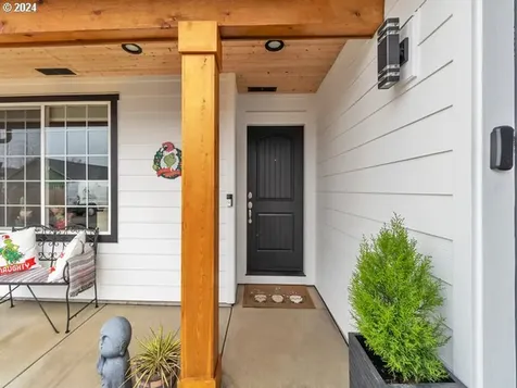 566 N 11th Street Aumsville OR 97325