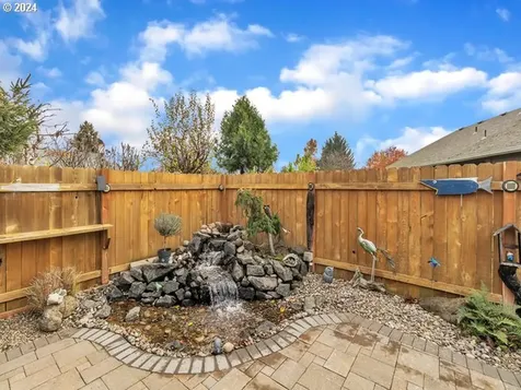 566 N 11th Street Aumsville OR 97325