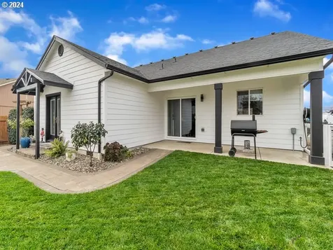 566 N 11th Street Aumsville OR 97325