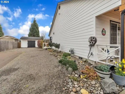 566 N 11th Street Aumsville OR 97325