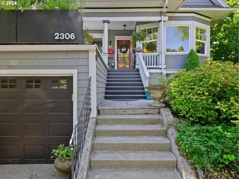 2306 Ne Couch Street Portland OR 97232