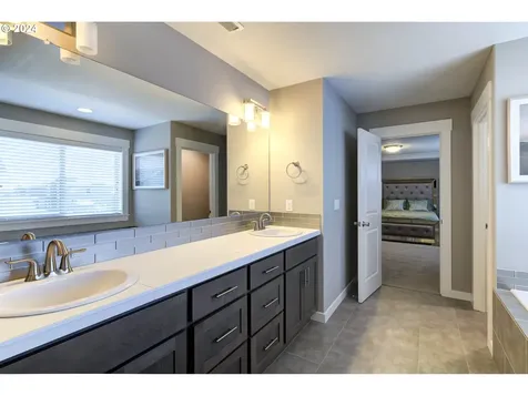 9517 NE 109th Street Vancouver WA 98662