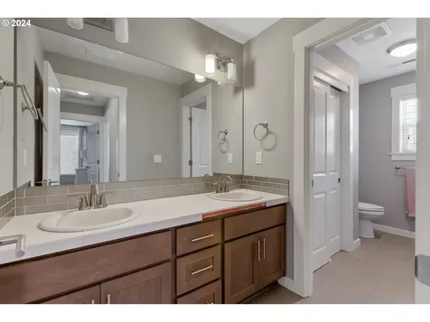 9517 NE 109th Street Vancouver WA 98662