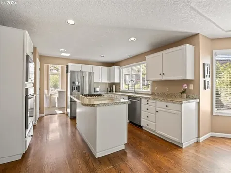 5651 La Mesa Court Lake Oswego OR 97035