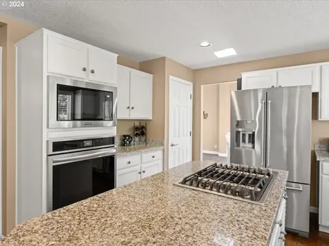 5651 La Mesa Court Lake Oswego OR 97035