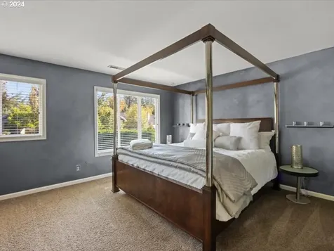 5651 La Mesa Court Lake Oswego OR 97035