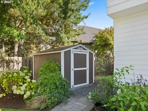 5651 La Mesa Court Lake Oswego OR 97035
