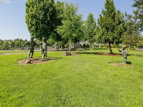5651 La Mesa Court Lake Oswego OR 97035