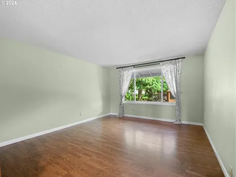 1342 Ne 30th Court Gresham OR 97030