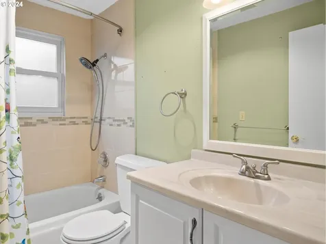 1342 Ne 30th Court Gresham OR 97030