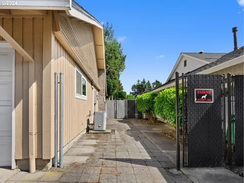 1342 Ne 30th Court Gresham OR 97030