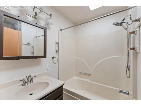 320 Modrow Road Kalama WA 98625