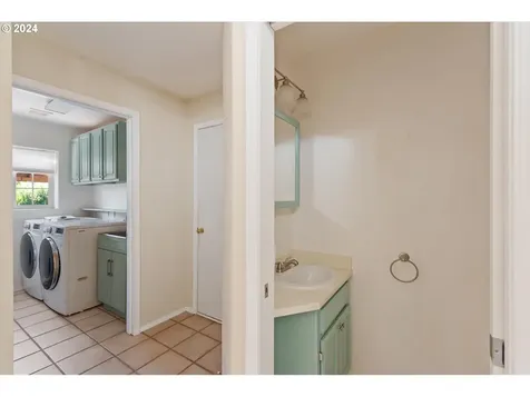 320 Modrow Road Kalama WA 98625