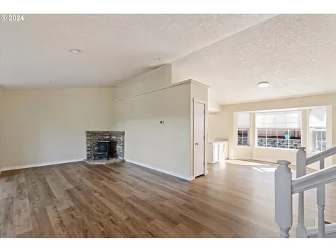 320 Modrow Road Kalama WA 98625