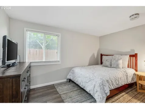 8630 SE Glenwood Street Portland OR 97266